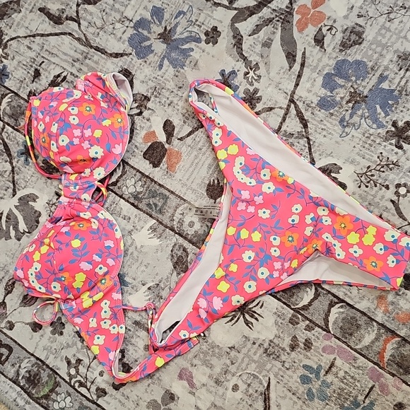 Pink Floral Bikini, Underwire, Flattering, Nwt - Picture 1 of 4
